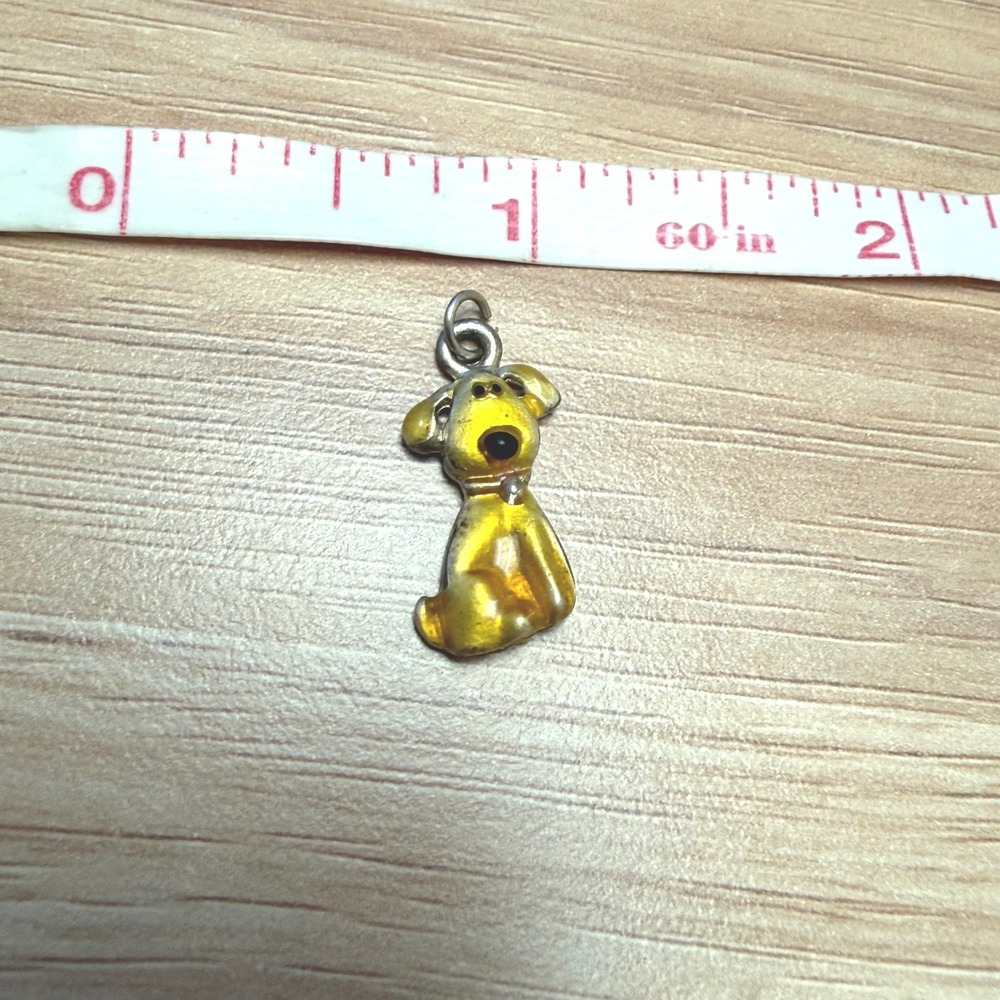Vintage Gold Tone Enamel Sitting Dog‎ Charm Yellow Puppy Pendant Jewelry